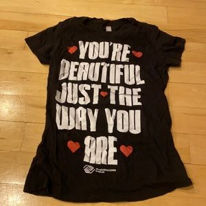 Black short sleeve shirt